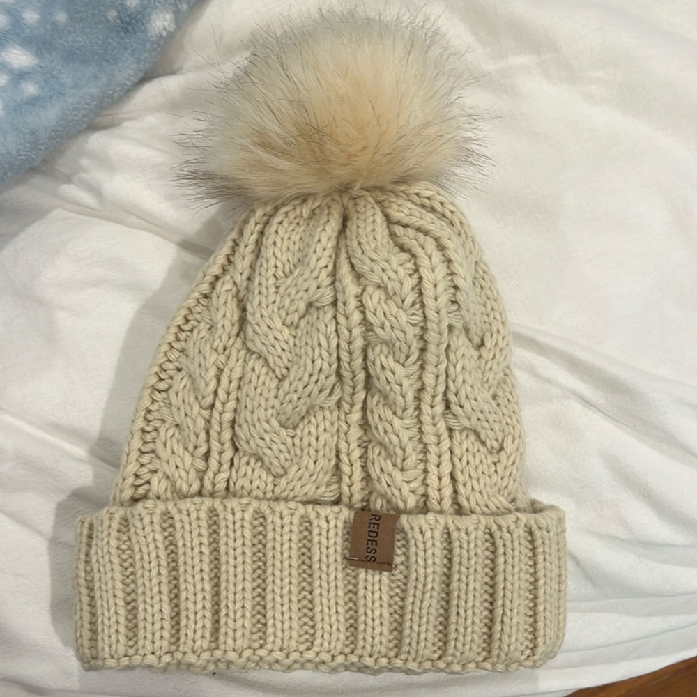 Women’s winter hat never worn
